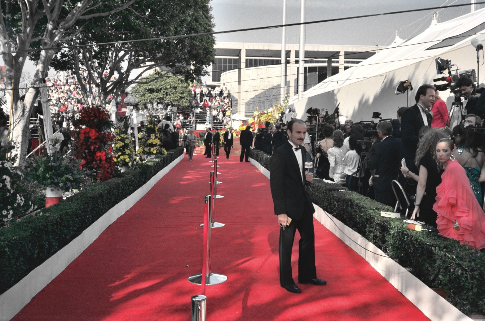 Arriving_at_the_Oscars